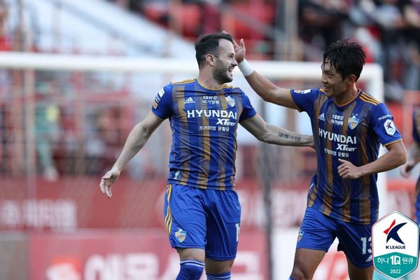 울산현대 바코가 선제골을 작성하고 기뻐하고 있다. 프로축구연맹 제공 
