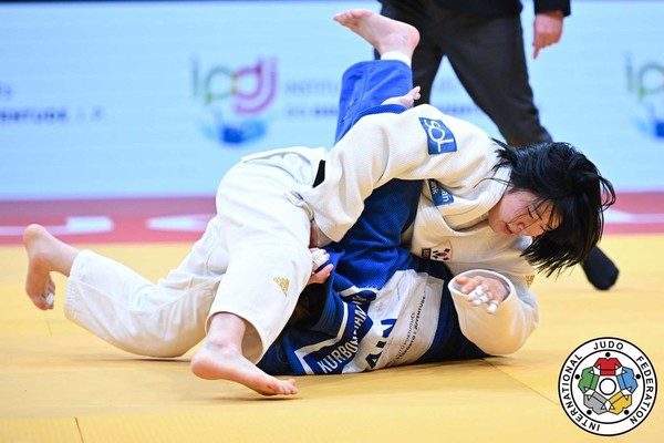 경북체육회 유도팀 허미미가 지난 26일(한국시간) 포르투갈 오디벨라스에서 열린 2024 포르투갈 그랑프리 국제유도대회 여자 57kg급에서 우승하며 대회 2연패를 달성했다. 국제유도연맹 홈페이지 캡처. 연합뉴스