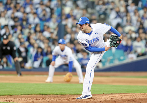 삼성투수 코너 시볼드가 4일 대구삼성라이온즈파크에서 열릴 키움과의 맞대결에서 선발 마운드에 오를 예정인 가운데 그가 6연패 수렁에 빠진 팀을 구해낼 지 관심이 집중된다. 삼성라이온즈 제공