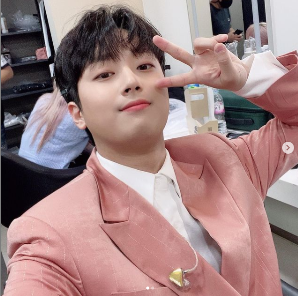 가수 이찬원. 인스타그램