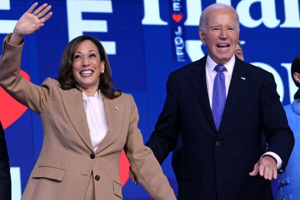  ▲미국 민주당 전당대회에서 조 바이든 미국 대통령과 카멀라 해리스 부통령이 함께 등단하고 있다. EPA 연합뉴스