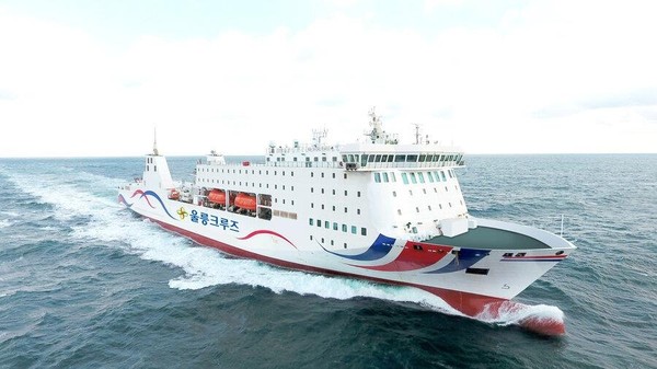 울릉크루즈 소속 뉴씨다오펄호. 울릉크루즈 웹사이트 캡처. 