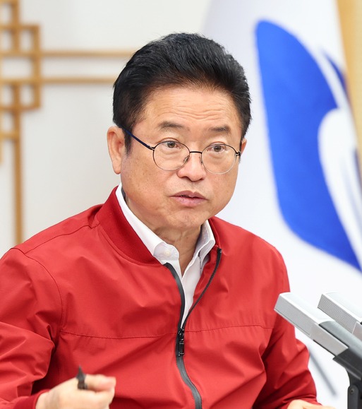 7일 이철우 경북도지사가 간부회의에서 SOM 추진계획을 점검하는 보고회를 주재하고 있다. 경북도 제공