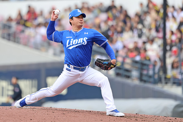 삼성라이온즈 투수 오승환이 지난 15일 광주기아챔피언스필드에서 열린 기아타이거즈와의 맞대결에서 투구를 펼치고 있다. 삼성라이온즈 제공