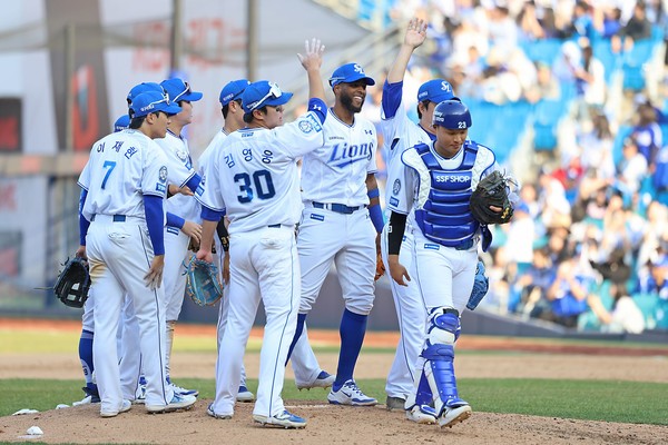 삼성라이온즈가 22일 대구삼성라이온즈파크에서 열린 2025 신한 SOL 뱅크 KBO리그 개막전 키움히어로즈와의 맞대결에서 13대5로 승리를 거뒀다. 삼성라이온즈 제공