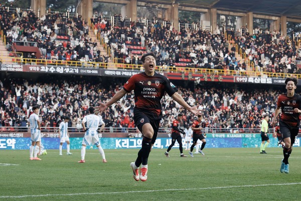 29일 울산과의 경기서 후반 79분 결승골을 터뜨린 이호재가 기쁨의 세리머니를 하고 있다. 프로축구연맹 제공