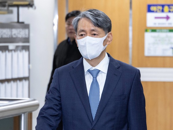 조지호 경찰청장이 16일 오전 서울중앙지방법원에서 열린 12·3 비상계엄 내란 중요임무 종사 혐의 공판에 참석하고 있다. 연합뉴스