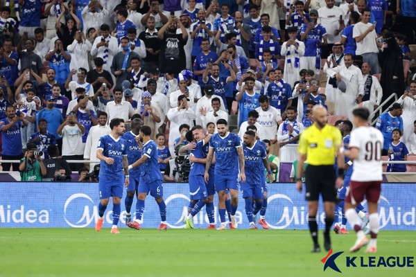 경기 종료 후 승리를 자축하는 알 힐랄 선수들. 한국프로축구연맹 제공