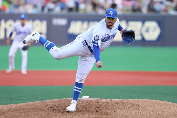 15일 kt wiz전 삼성 선발투수 후라도가 역투를 펼치고 있다. 삼성라이온즈 제공