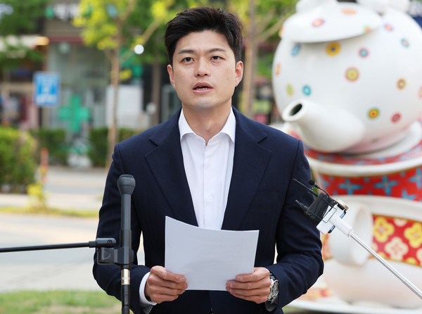 국민의힘 김용태 비상대책위원장이 30일 경기도 화성시 동탄역 인근에서 사전투표 관련 기자회견을 하고 있다(기사 내용과 무관). 연합뉴스