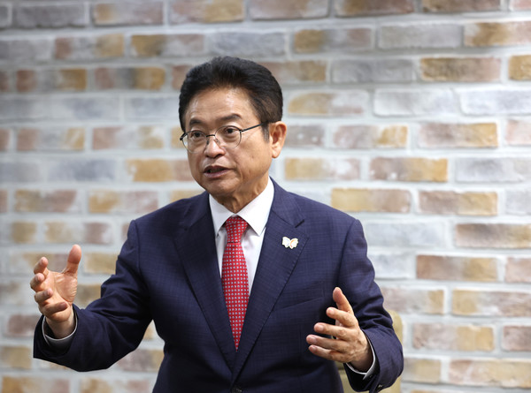 이철우 경북도지사가 지난달 7일 서울 종로구 연합뉴스 사옥에서 2025 아시아태평양경제협력체(APEC) 정상회의와 관련해 인터뷰를 하고 있다. 연합뉴스 