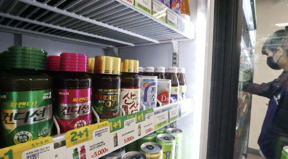 상품대에 진열된 숙취해소제들. 사진은 기사와 무관. 연합뉴스