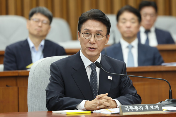 김민석 국무총리 후보자가 24일 서울 여의도 국회에서 열린 인사청문회에서 의원질의에 답변하고 있다. 연합뉴스