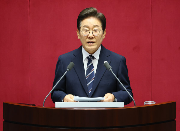 이재명 대통령이 26일 국회에서 추가경정예산 시정연설을 하고 있다. 연합뉴스