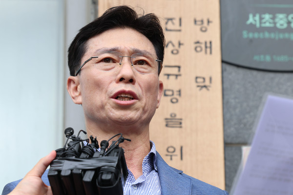 임성근 전 해병대 1사단장이 2일 서울 서초구에 마련된 이명현 순직해병 특검 사무실에 출석하며 입장을 밝히고 있다. 연합뉴스