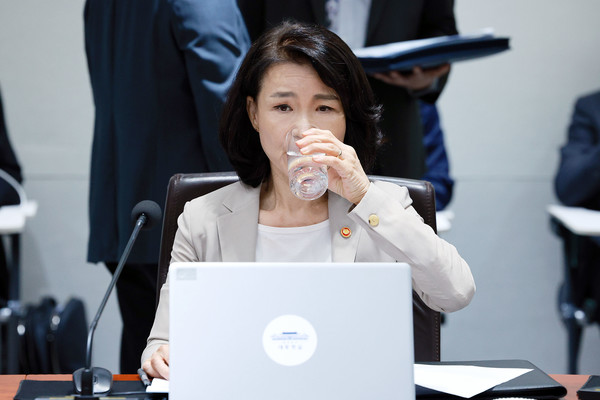 이진숙 방송통신위원장이 8일 용산 대통령실에서 열린 국무회의에 참석해 있다. 연합뉴스