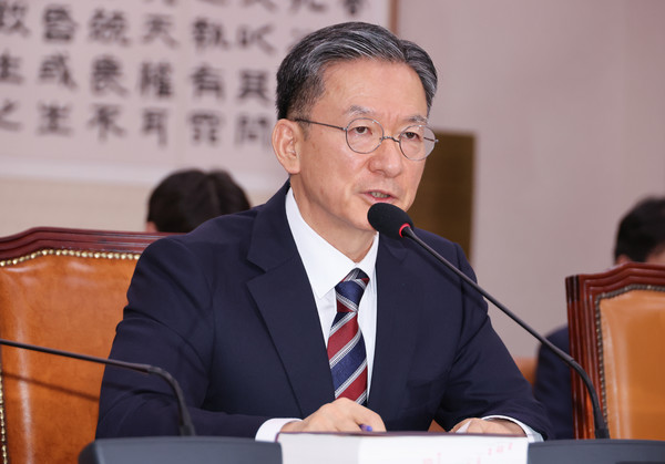 정성호 법무부 장관 후보자가 16일 서울 여의도 국회 법제사법위원회에서 열린 인사청문회에서 의원 질의에 답변하고 있다. 연합뉴스