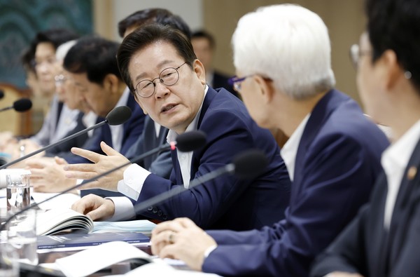 이재명 대통령이 22일 용산 대통령실에서 열린 제1회 국가과학기술자문회의 전원회의에서 발언하고 있다.대통령실통신사진기자단 제공