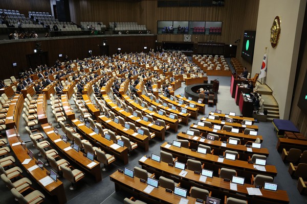 25일 국회 본회의에서 상법 개정안이 여당 주도로 처리되고 있다. 연합뉴스