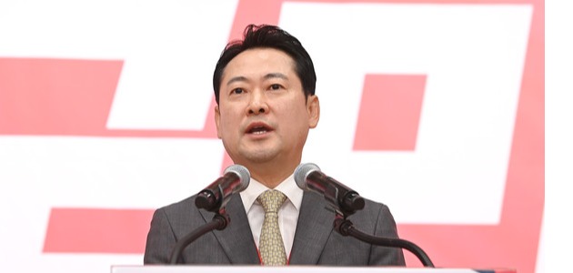 국민의힘 장동혁 신임 당 대표가 26일 서울 여의도 국회도서관에서 열린 제6차 전당대회 결선에서 당 대표로 선출된 뒤 수락 연설을 하고 있다.