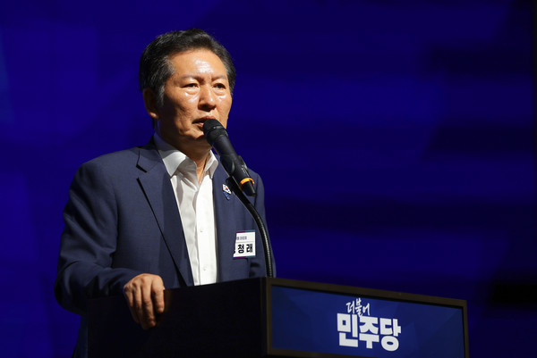 28일 인천시 중구 파라다이스시티 컨벤션에서 열린 더불어민주당 의원단 워크숍에서 정청래 대표가 발언하고 있다. 연합뉴스