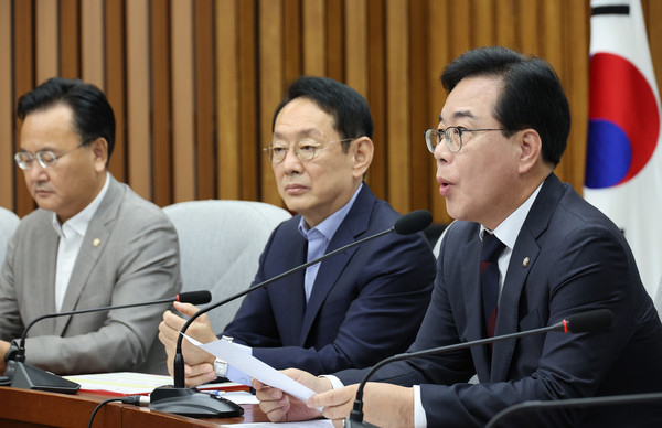 국민의힘 송언석 원내대표가 5일 서울 여의도 국회에서 열린 원내대책회의에서 발언하고 있다.연합뉴스