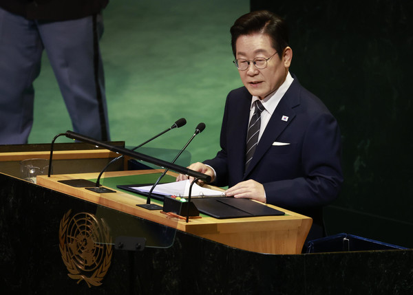 이재명 대통령이 24일(한국시간) 미국 뉴욕 유엔본부 총회장에서 기조연설을 하고 있다. 연합뉴스