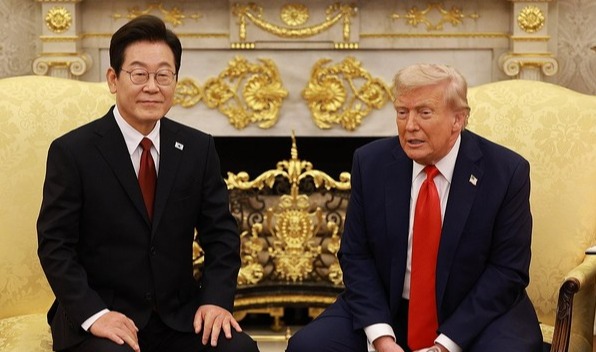 이재명 대통령과 도널드 트럼프 미국 대통령이 8월 25일(현지시간) 미국 워싱턴DC 백악관에서 정상회담을 하고 있다. 연합뉴스