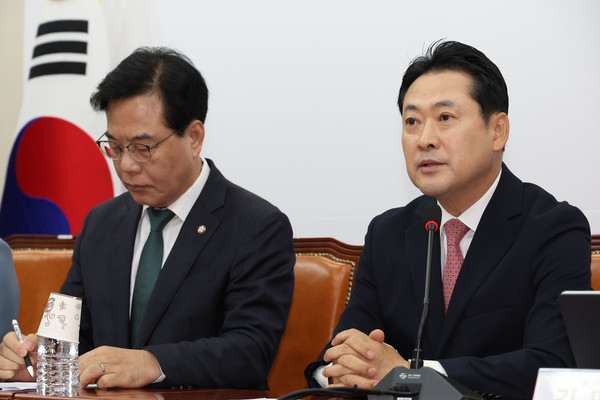 국민의힘 장동혁 대표가 9일 서울 여의도 국회에서 열린 최고위원회의에서 발언하고 있다. 연합뉴스