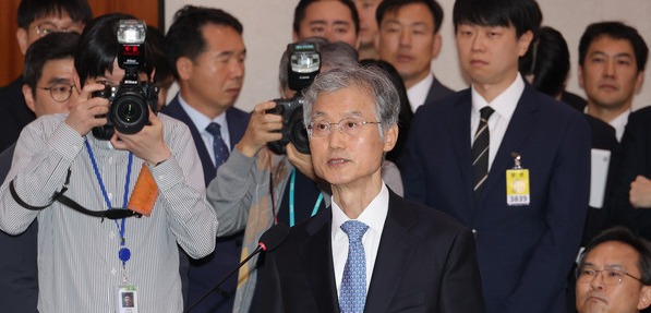 이재명 정부 첫 국정감사가 시작된 13일 서울 여의도 국회에서 열린 법제사법위원회 국정감사에서 조희대 대법원장이 발언하고 있다. 연합뉴스