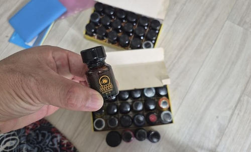 부산세관 수사관이 적발한 러쉬. 부산본부세관 제공