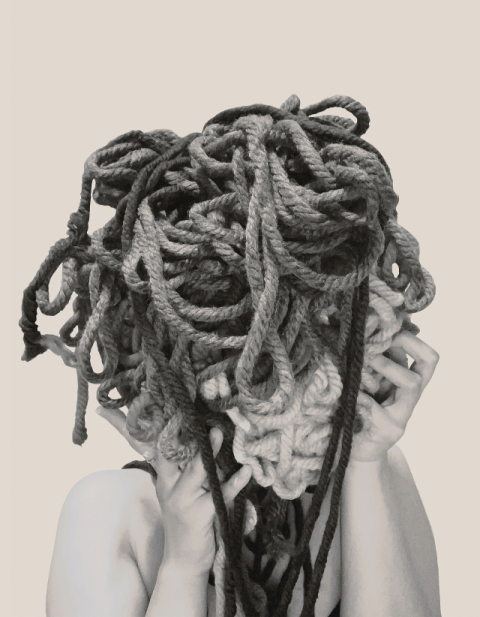 이지현, 얼키설키 시리즈, 셀프포트레이트, 116.8cm × 80.3cm, 2021.