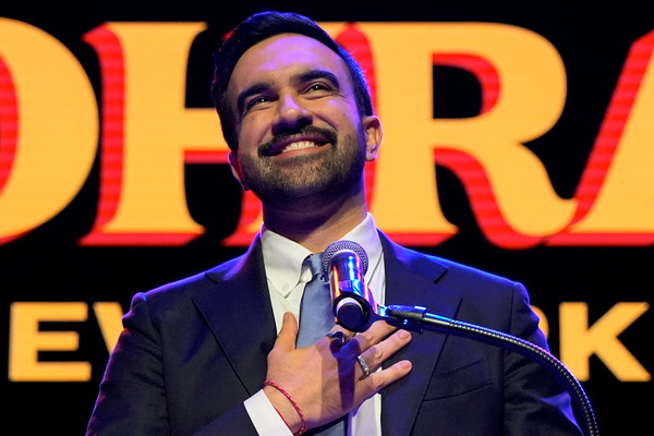 4일(현지시간) 조란 맘다니가 뉴욕시장 선거에서 승리한 뒤 연설하고 있다. AP 연합뉴스