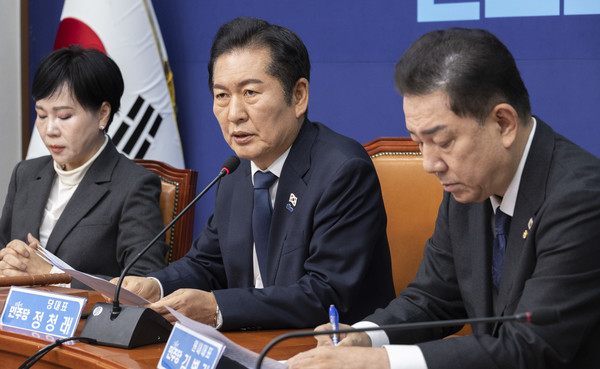 더불어민주당 정청래 대표가 10일 국회에서 열린 최고위원회의에서 발언하고 있다. 연합뉴스