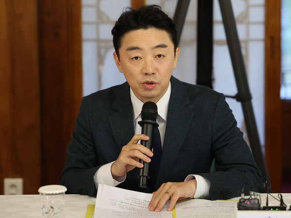 강훈식 대통령 비서실장이 9일 서울 종로구 총리공관에서 열린 고위당정협의회에서 발언하고 있다. 연합뉴스