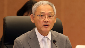 유인촌 "<b>정몽규</b> 축협<b>회장</b>, 스스로 <b>거취</b> 결정해야"…사실상 퇴진 요구