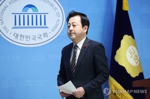 <b>김용남</b>·이석현도 이재명 지지 선언··· "DJ 못다 한 꿈 이룰 사람"